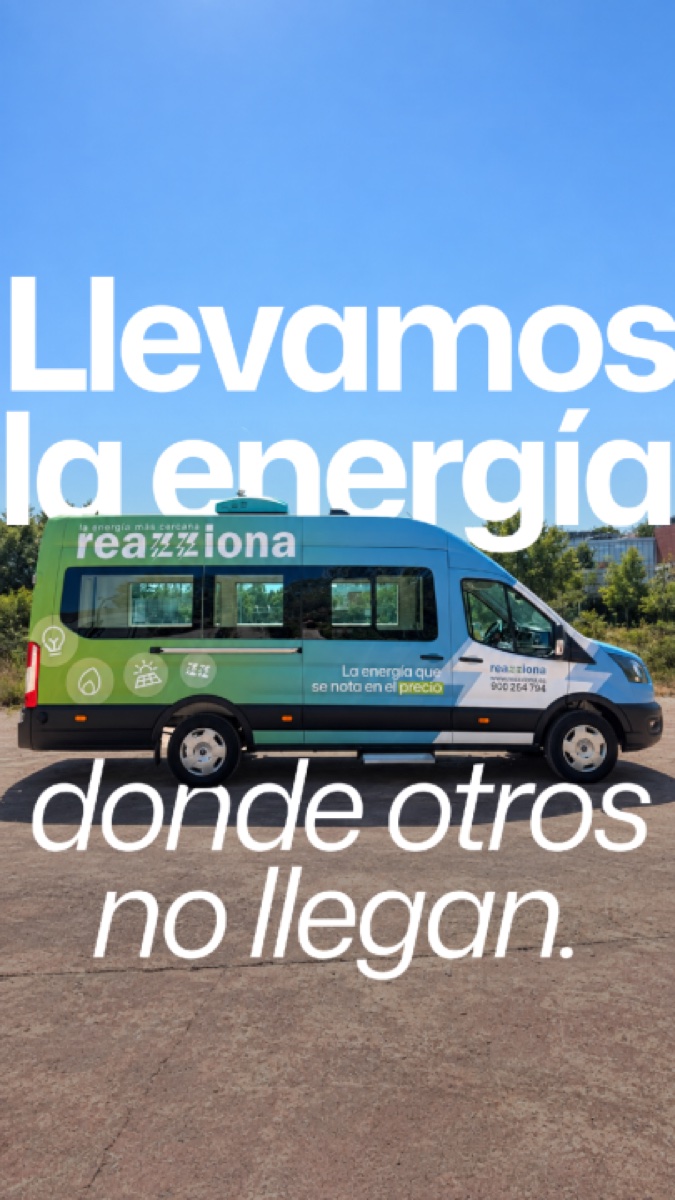 La furgoneta Reazzioneta preparada para recorrer España con los barrios solares